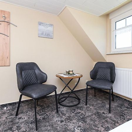 Pension Burggaststaette Heyken Neuharlingersiel Exterior photo