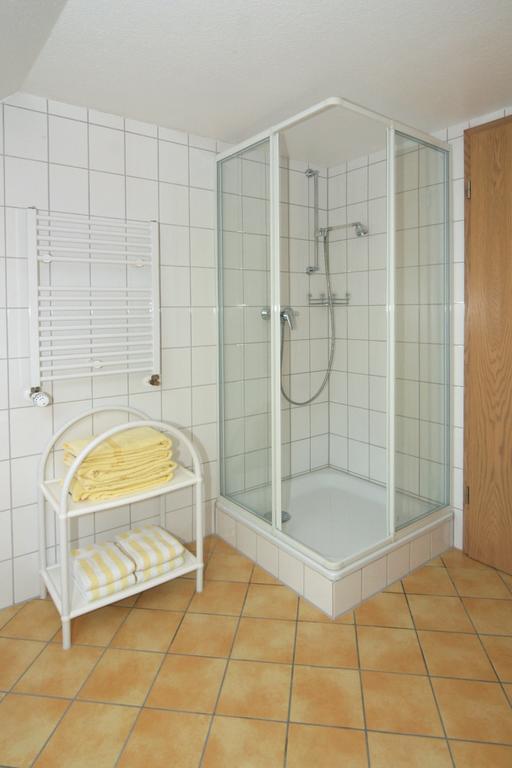 Pension Burggaststaette Heyken Neuharlingersiel Room photo