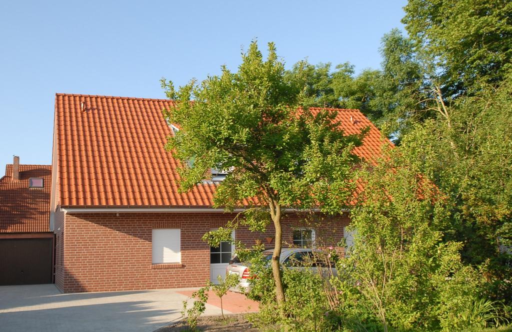 Pension Burggaststaette Heyken Neuharlingersiel Exterior photo